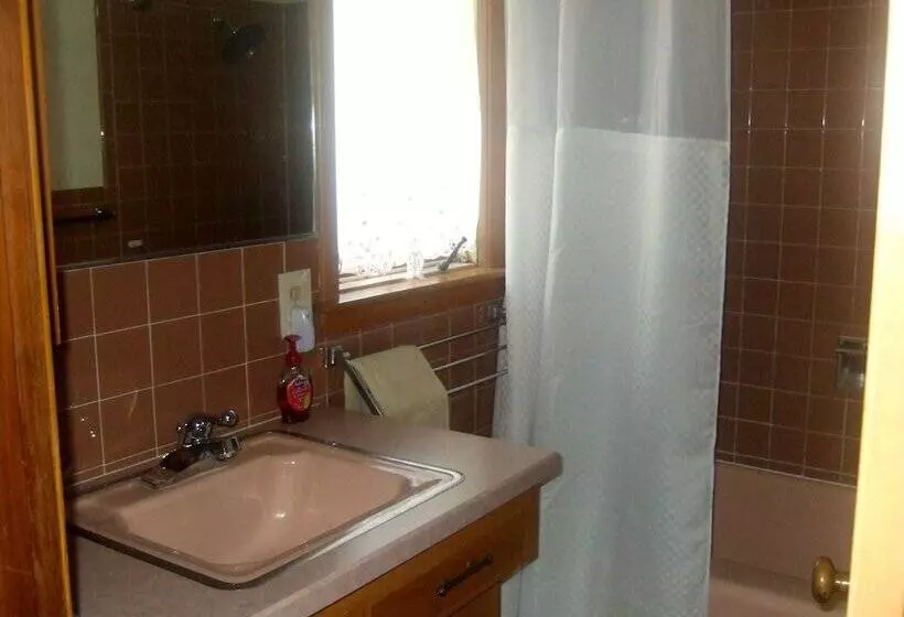 Loya S Little House Bed & Breakfast