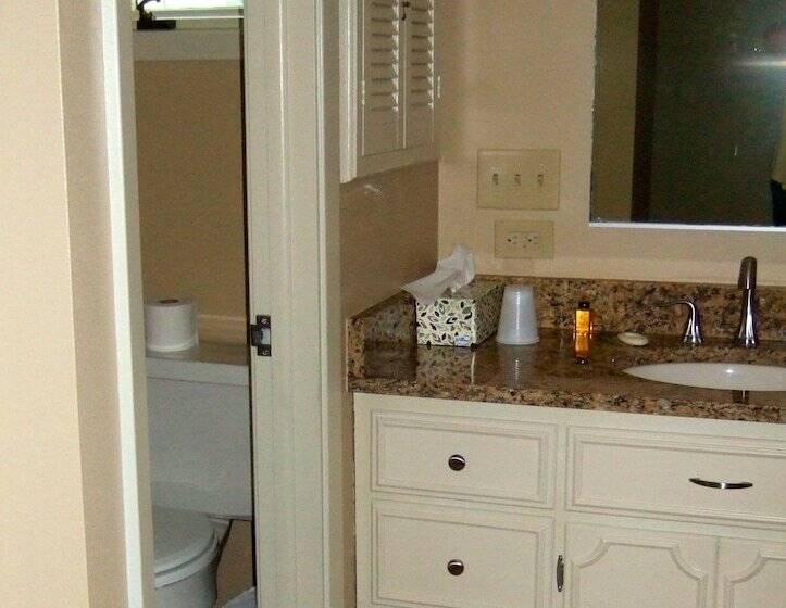 Loya S Little House Bed & Breakfast