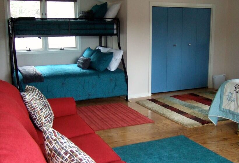 Loya S Little House Bed & Breakfast