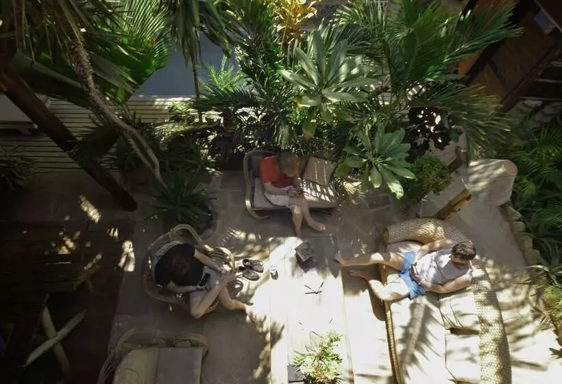 پانسیون La Maison Eco House & Rooms