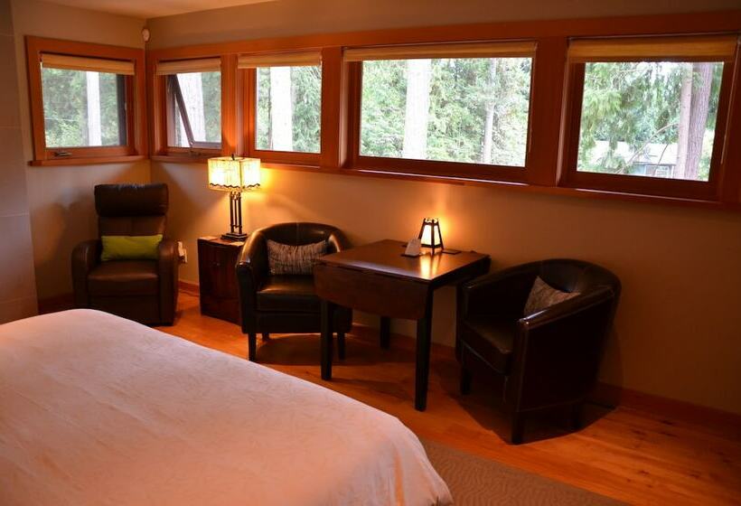 פנסיון Shades Of Jade Inn And Spa