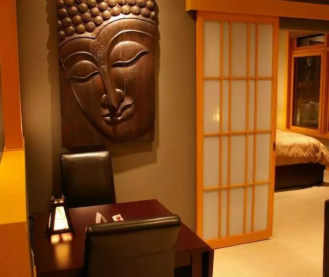 ペンション Shades Of Jade Inn And Spa