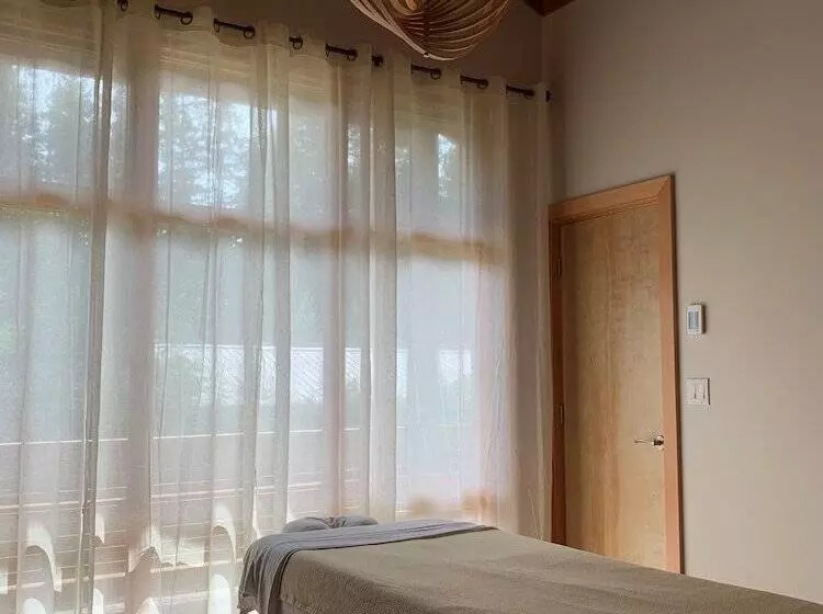 ペンション Shades Of Jade Inn And Spa