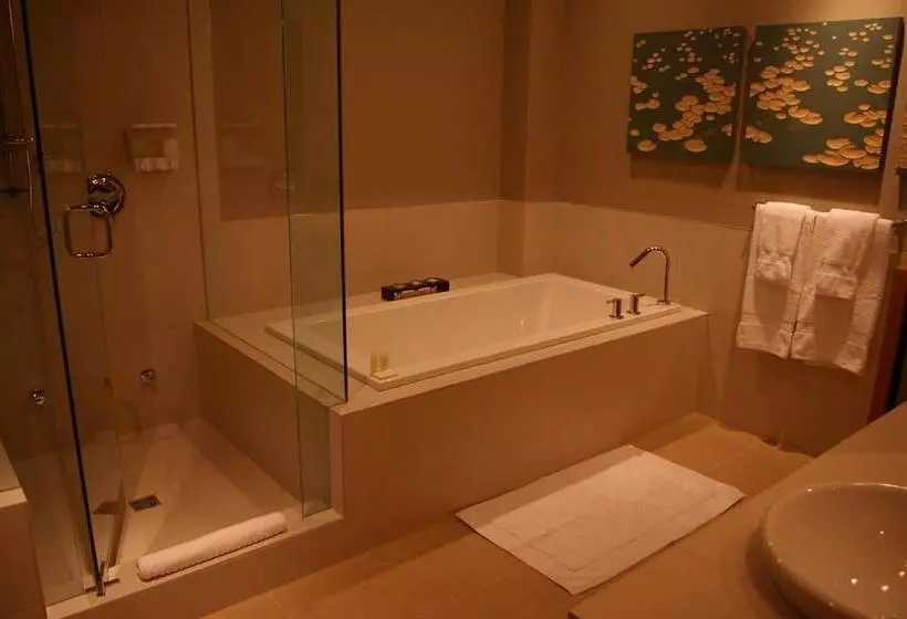 ペンション Shades Of Jade Inn And Spa