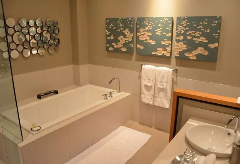 ペンション Shades Of Jade Inn And Spa