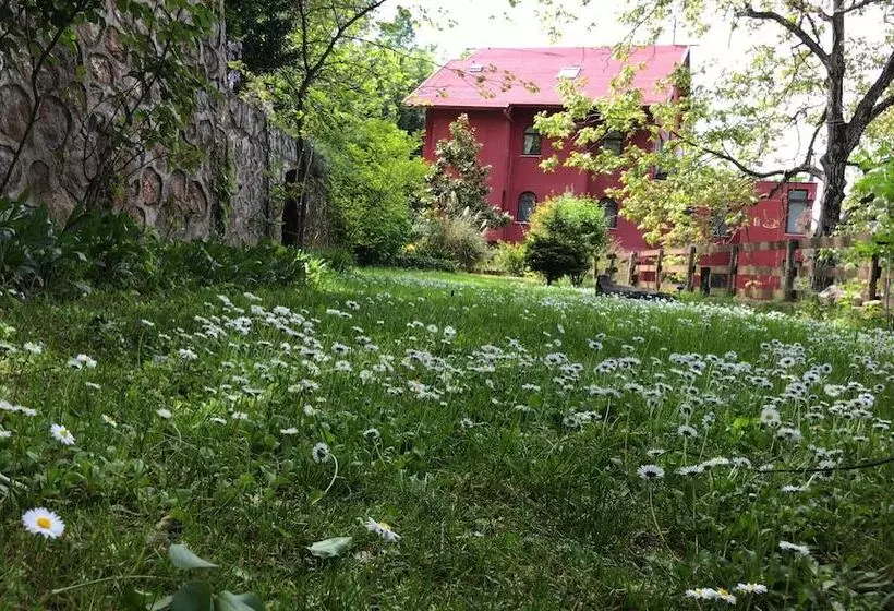 Ugurlubey Butik Dag Oteli