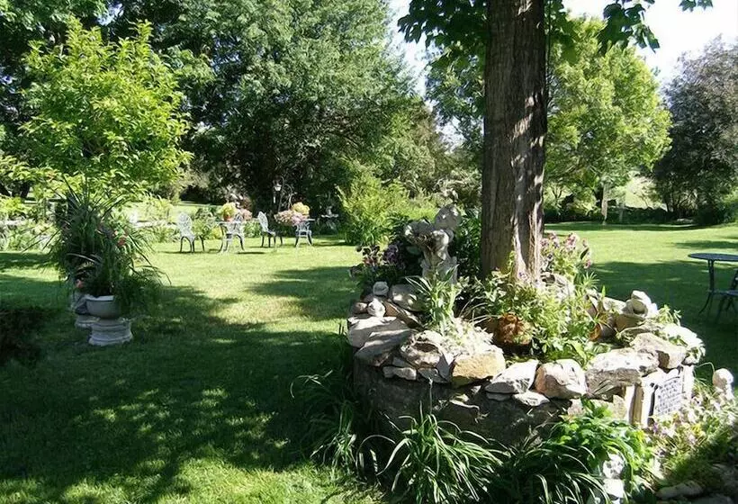 A Valley View Bed & Breakfast