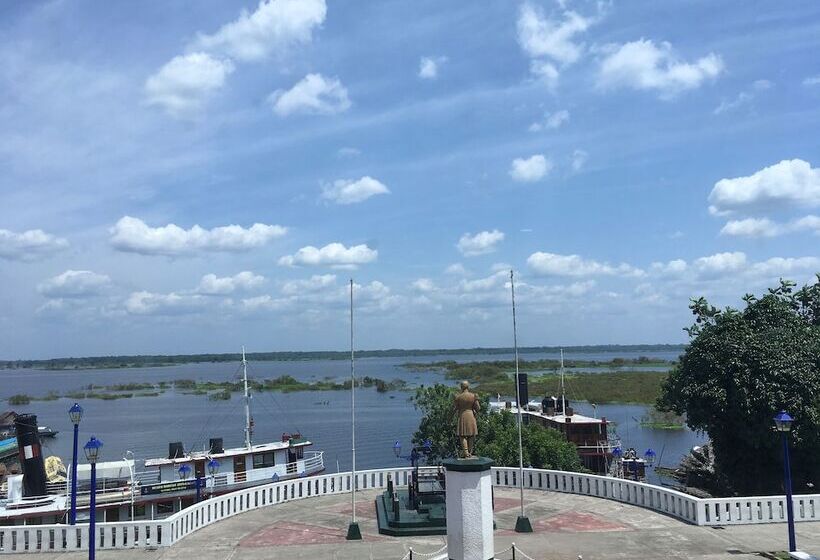 هاستل El Cauchero