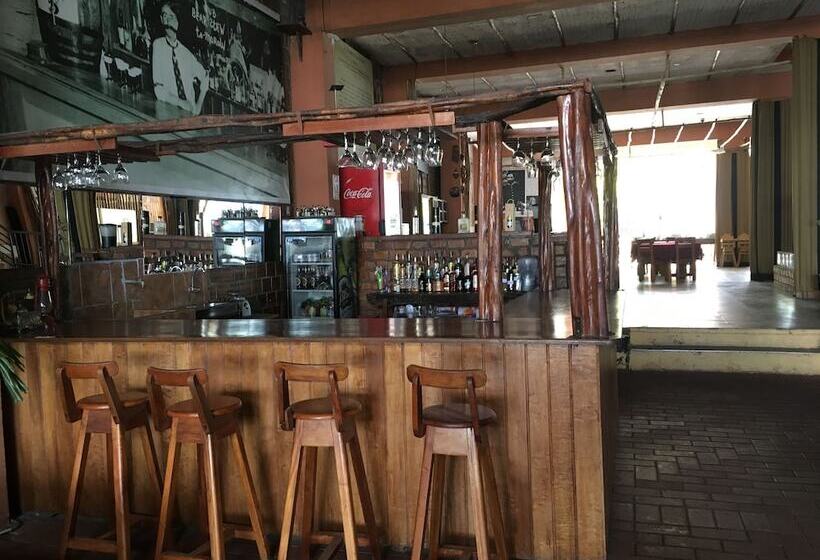 هاستل El Cauchero