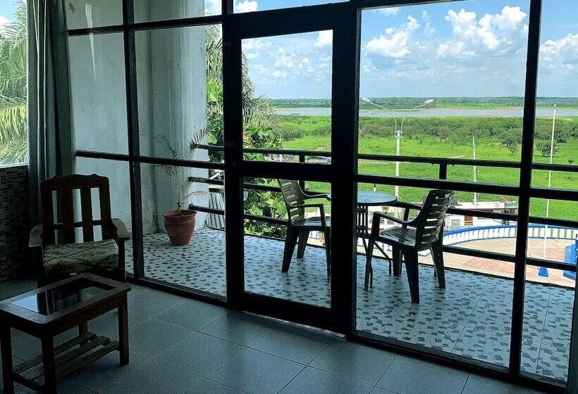 هاستل El Cauchero