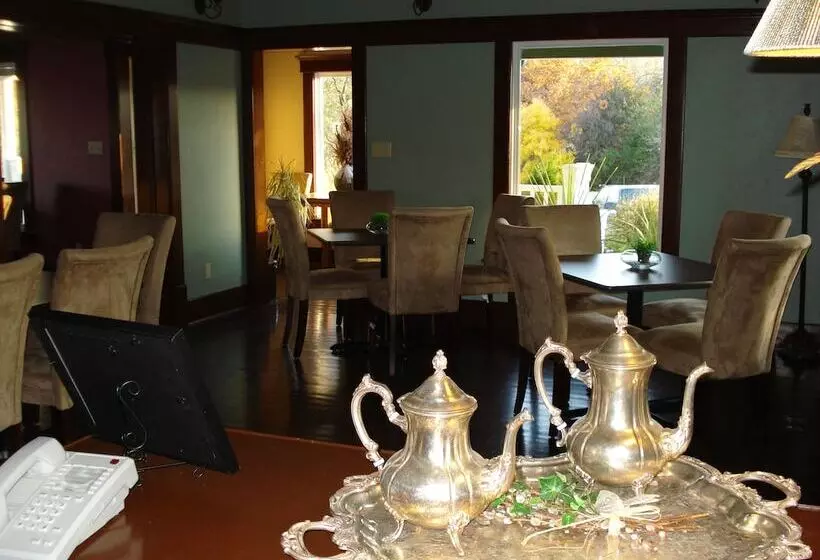 Aamiaismajoitus (B&B) Indian Creek Village Winery