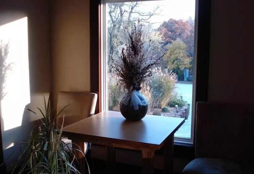 Aamiaismajoitus (B&B) Indian Creek Village Winery