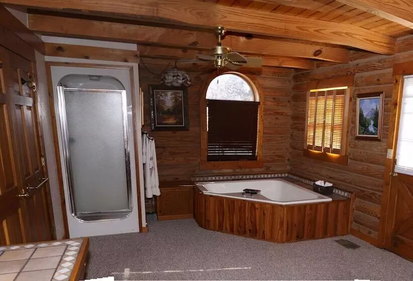 Aamiaismajoitus (B&B) Indian Creek Village Winery