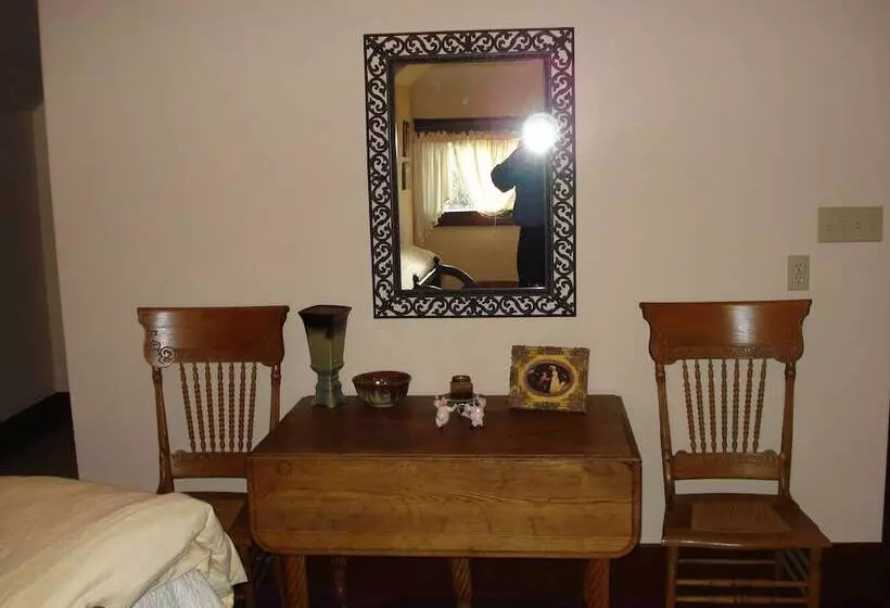 Aamiaismajoitus (B&B) Indian Creek Village Winery