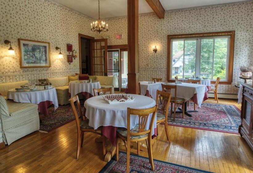 민박 Rockwell Falls Inn And Wine Bar