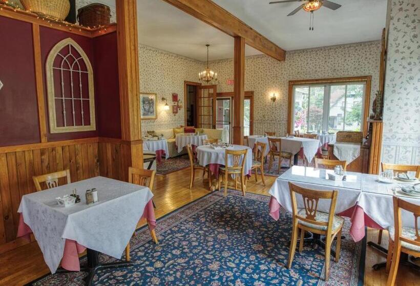 민박 Rockwell Falls Inn And Wine Bar