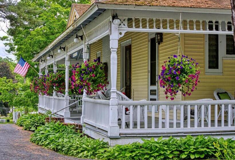 민박 Rockwell Falls Inn And Wine Bar