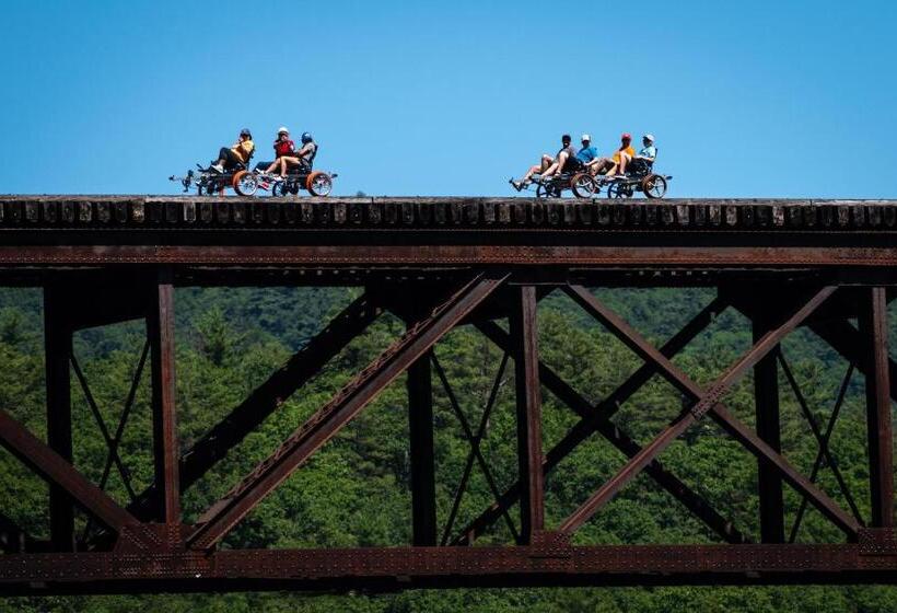 민박 Rockwell Falls Inn And Wine Bar