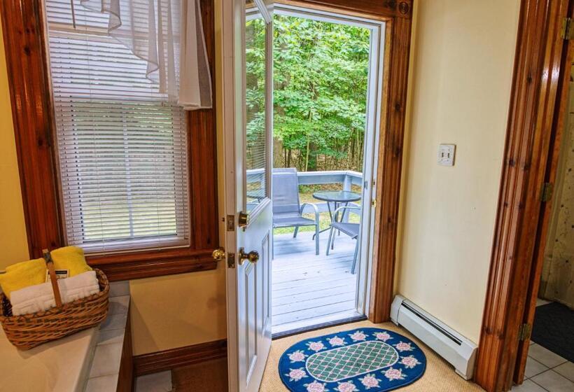 민박 Rockwell Falls Inn And Wine Bar