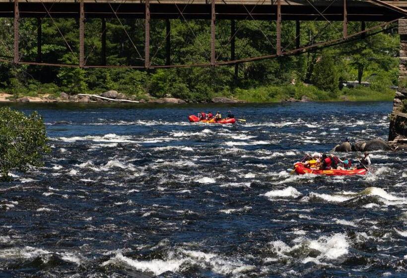 민박 Rockwell Falls Inn And Wine Bar