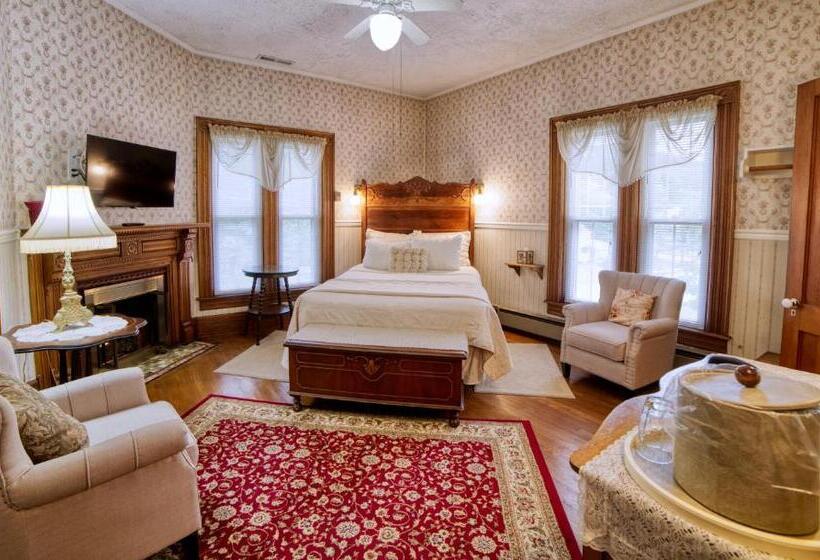 민박 Rockwell Falls Inn And Wine Bar