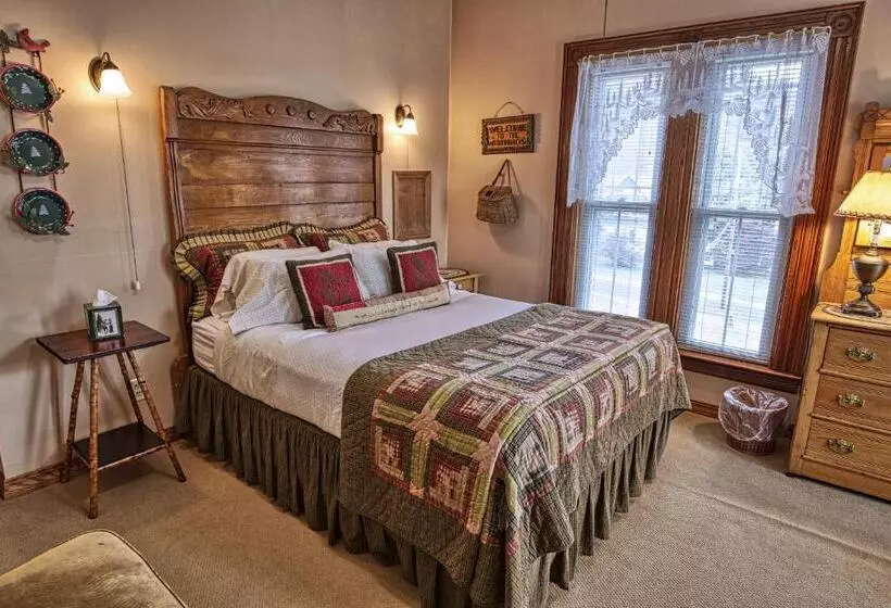 Aamiaismajoitus (B&B) Rockwell Falls Inn And Wine Bar