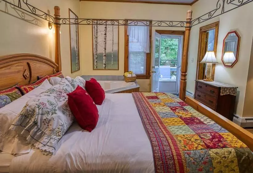 Aamiaismajoitus (B&B) Rockwell Falls Inn And Wine Bar