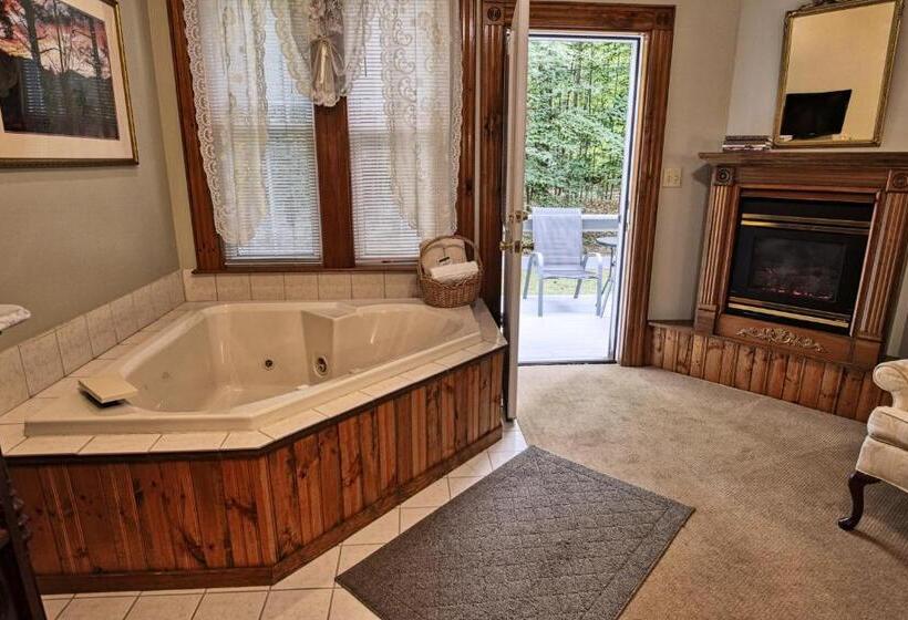 민박 Rockwell Falls Inn And Wine Bar