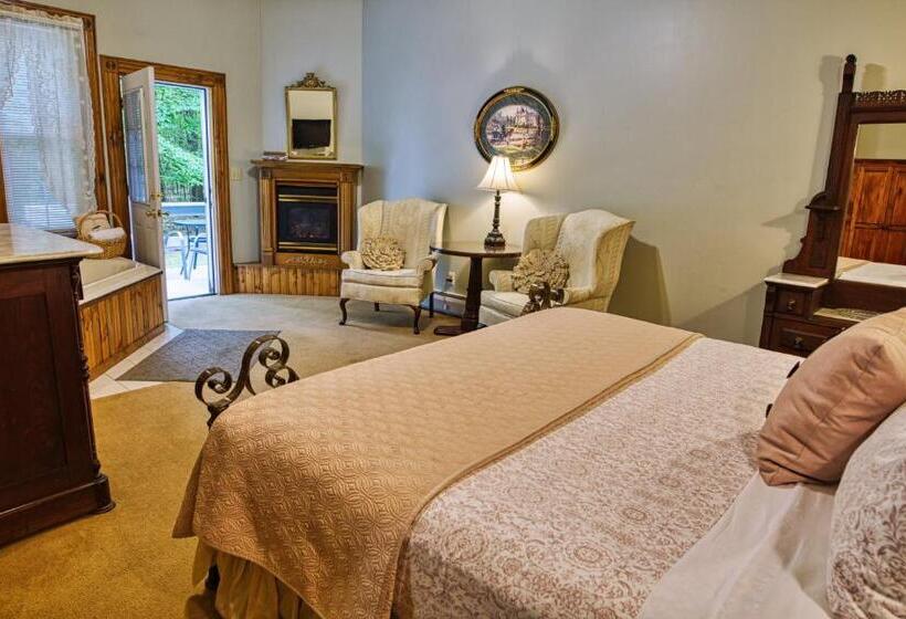 민박 Rockwell Falls Inn And Wine Bar