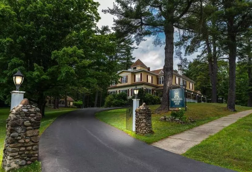 Aamiaismajoitus (B&B) Rockwell Falls Inn And Wine Bar