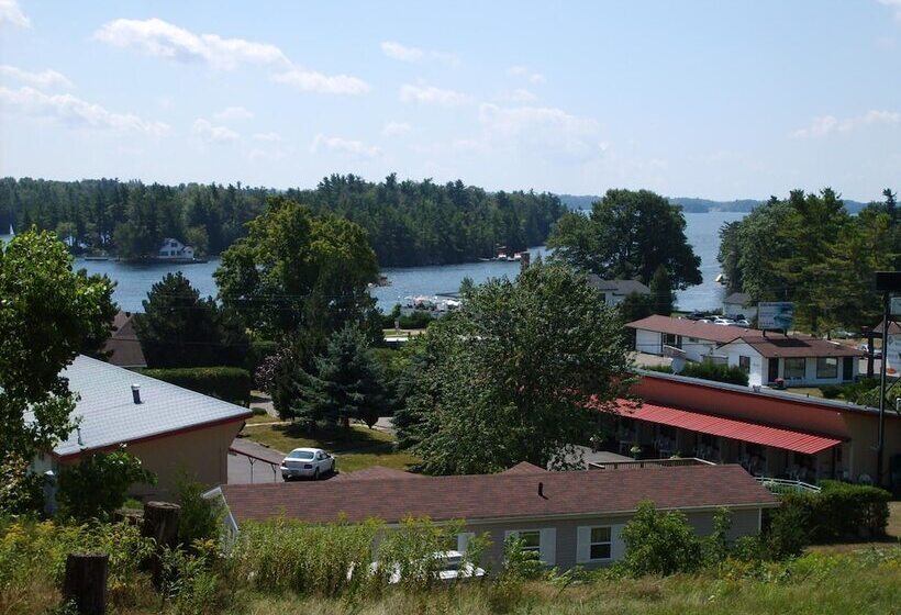 Capricorn Motel Royale Thousand Islands