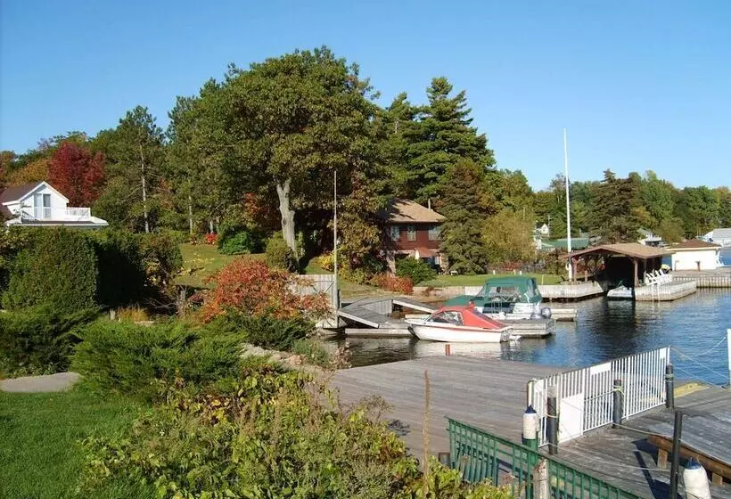 Capricorn Motel Royale Thousand Islands