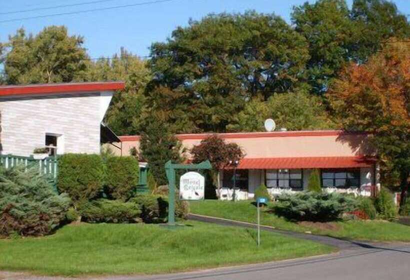 Capricorn Motel Royale Thousand Islands