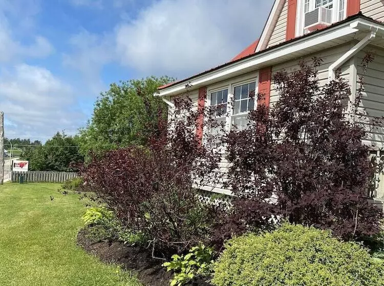 Cavendish Lodge & Cottages