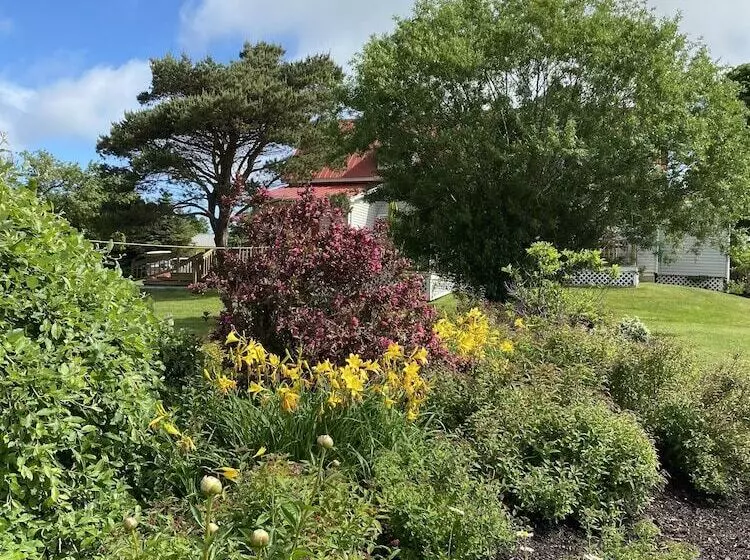 Cavendish Lodge & Cottages