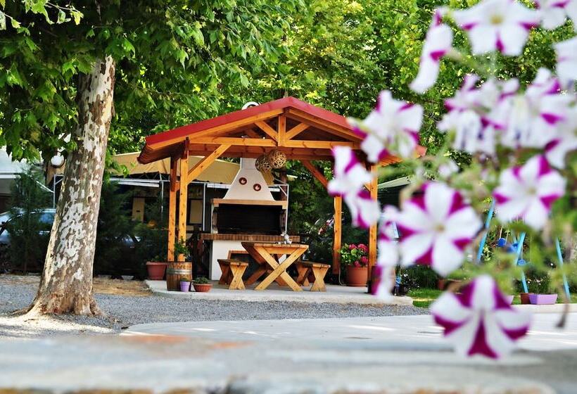 Efrosini Hotel Apartments & Studios