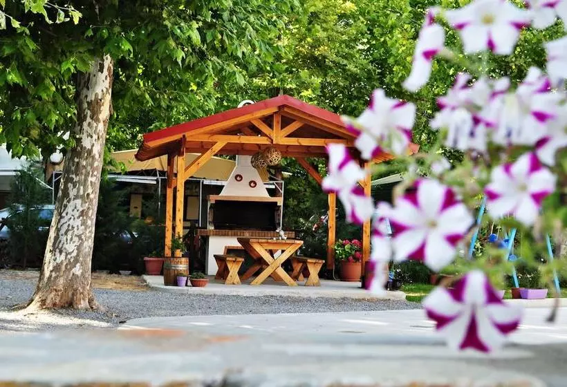 Efrosini Hotel Apartments & Studios