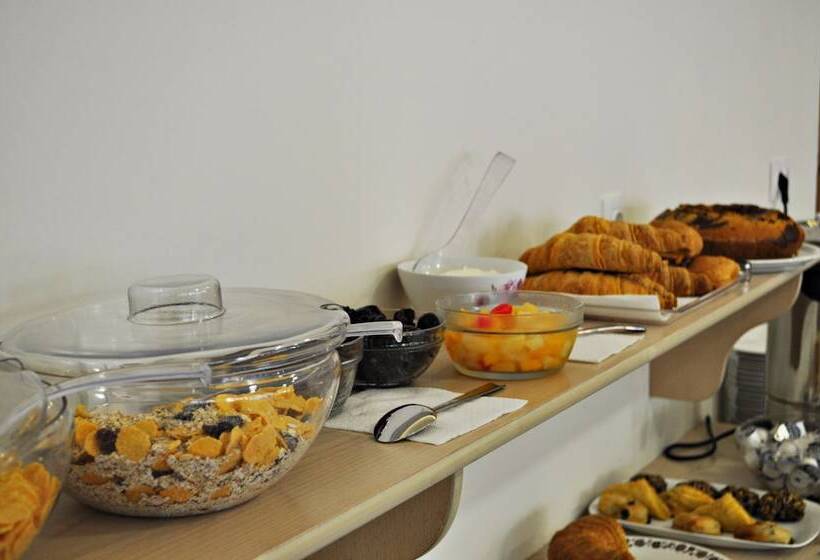 Efrosini Hotel Apartments & Studios