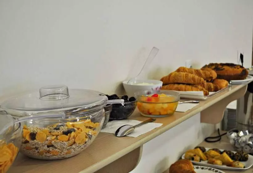 Efrosini Hotel Apartments & Studios