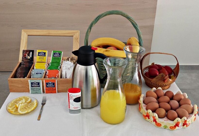 Efrosini Hotel Apartments & Studios