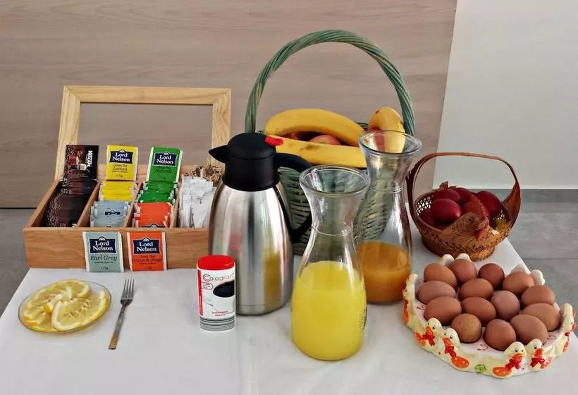 Efrosini Hotel Apartments & Studios