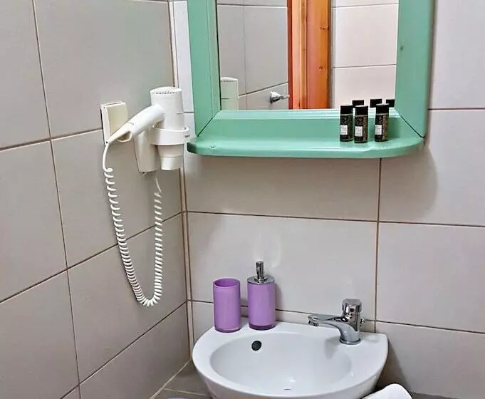 Efrosini Hotel Apartments & Studios