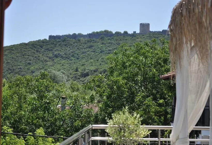 Efrosini Hotel Apartments & Studios