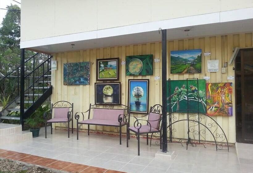 مسافرخانه Hospedaje La Galerie