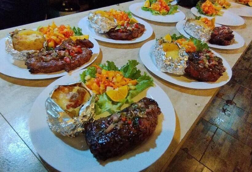 مسافرخانه Hospedaje La Galerie