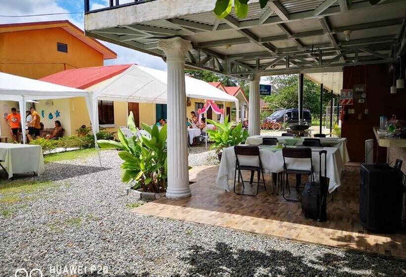 مسافرخانه Hospedaje La Galerie