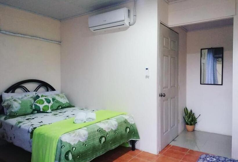 مسافرخانه Hospedaje La Galerie