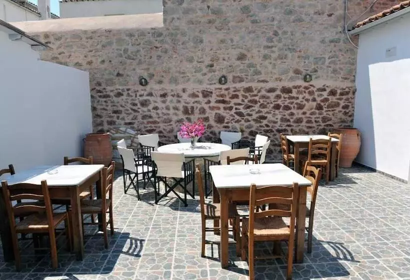 هتل Alexandra Guesthouse