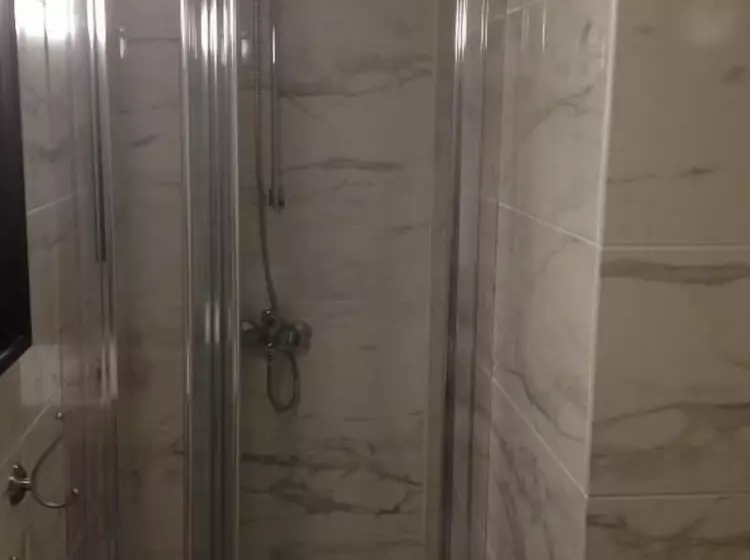 هتل Alexandra Guesthouse