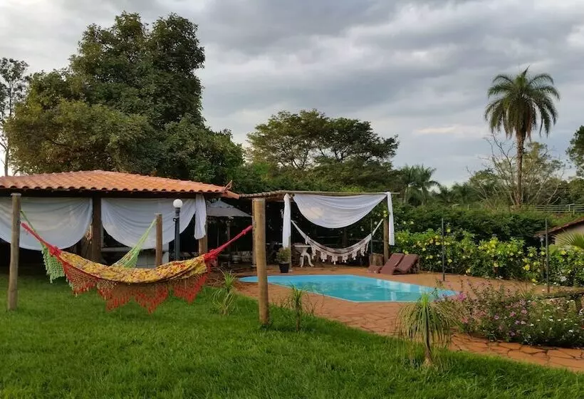 Hotelli Estância Das Angolas   Inhotim